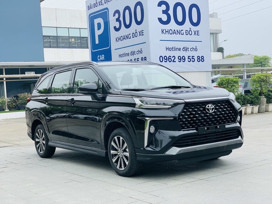 Toyota Veloz Cross 2022: giá lăn bánh, ưu đãi (10/2022)